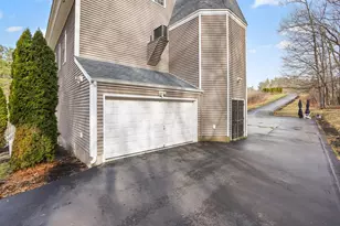 10 Woodland Dr, Hudson, NH 03051 - Photo 9