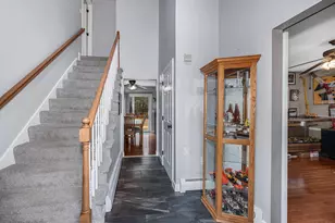 13 Sheridan Dr, Londonderry, NH 03053 - Photo 3