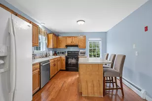 13 Sheridan Dr, Londonderry, NH 03053 - Photo 7