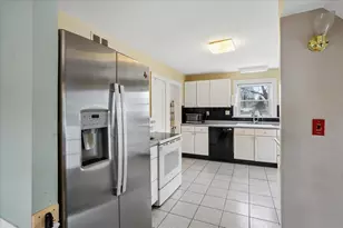 101 Avon St, Manchester, NH 03102 - Photo 15