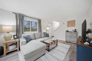 8 Lincoln Dr, Hooksett, NH 03106 - Photo 3