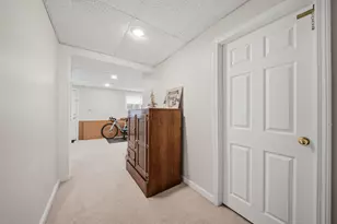 8 Lincoln Dr, Hooksett, NH 03106 - Photo 19