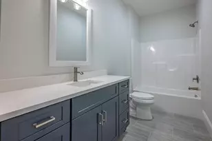 1 Hikers Ln, Nashua, NH 03062 - Photo 9