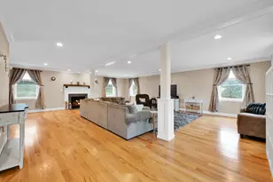 25 Riverview Cir, Litchfield, NH 03052 - Photo 15