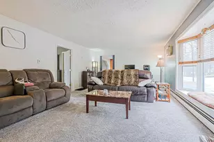 119 Belknap Rd, Hudson, NH 03051 - Photo 7