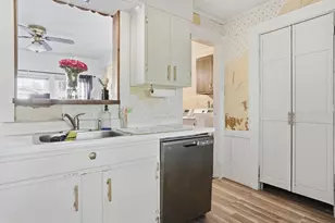 17 Shawmut St, Concord, NH 03301 - Photo 9