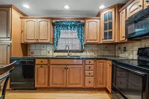 10 Vespa Ln, Nashua, NH 03064 - Photo 7