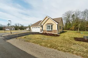 11 Castle Ct, Kingston, NH 03848 - Photo 3