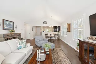 11 Castle Ct, Kingston, NH 03848 - Photo 5