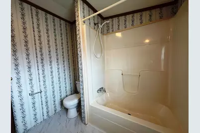 6 Hilltop Manor Mobile Home Park, Littleton, NH 03561 - Photo 21