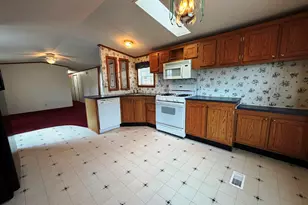 6 Hilltop Manor Mobile Home Park, Littleton, NH 03561 - Photo 5