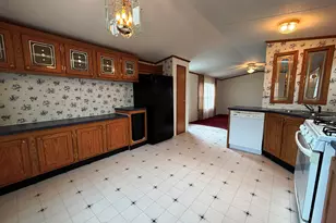 6 Hilltop Manor Mobile Home Park, Littleton, NH 03561 - Photo 7