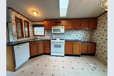 6 Hilltop Manor Mobile Home Park, Littleton, NH 03561 - Photo 3