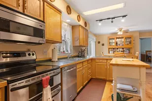 121 Bellview Dr, Swanzey, NH 03446 - Photo 9