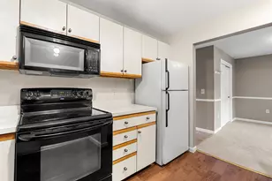 2 Timberwood Dr, Goffstown, NH 03045 - Photo 9