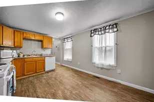 7 Elliott St, Laconia, NH 03246 - Photo 7