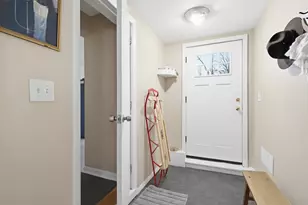 10 Weymouth Dr, Nashua, NH 03062 - Photo 9