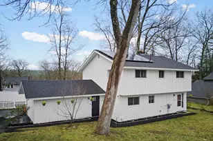 10 Weymouth Dr, Nashua, NH 03062 - Photo 1