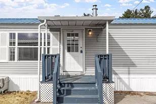 5 R Arrow Dr, Salem, NH 03079 - Photo 1