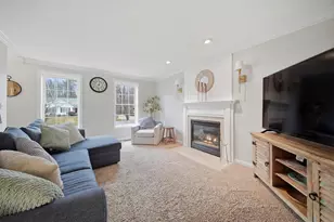 41 Drew Woods Dr, Derry, NH 03038 - Photo 5