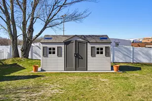 129 Brady Cir, Manchester, NH 03109 - Photo 9