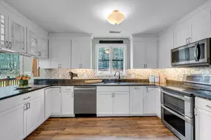 1 Williamsburg Dr, Amherst, NH 03031 - Photo 7