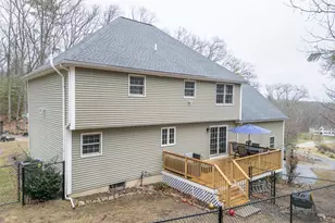 136 Wyndridge Cir, Pelham, NH 03076 - Photo 3