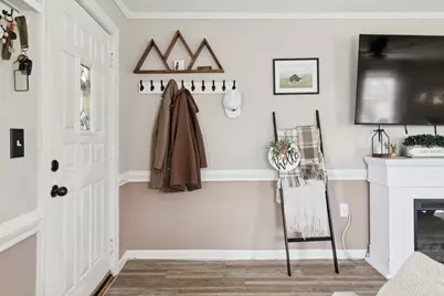 377 Smyth Road, Manchester, NH 03104 - Photo 3