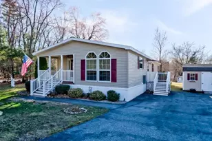 17 Winter St, Salem, NH 03079 - Photo 3