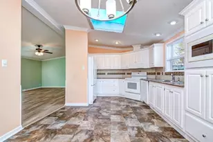 17 Winter St, Salem, NH 03079 - Photo 17