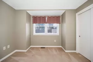 8 Fitzpatrick Cir, Nashua, NH 03063 - Photo 27