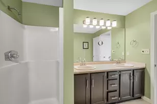 8 Fitzpatrick Cir, Nashua, NH 03063 - Photo 25