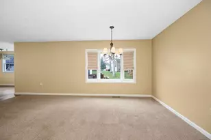 8 Fitzpatrick Cir, Nashua, NH 03063 - Photo 13