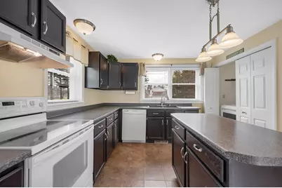 8 Fitzpatrick Circle, Nashua, NH 03063 - Photo 7