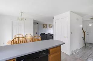 2 Freshwater Ct, Nashua, NH 03060 - Photo 7