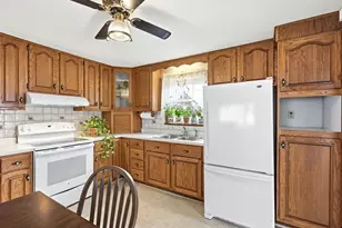 599 Brunelle Ave, Manchester, NH 03103 - Photo 3