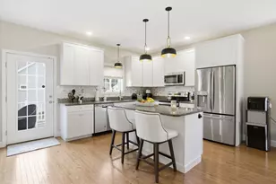 54 Toby Cir, Merrimack, NH 03054 - Photo 9