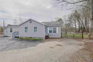 265 Lowell St, Rochester, NH 03867 - Photo 3