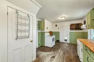 7 Maple St, Farmington, NH 03835 - Photo 5