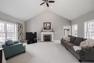 1 Greenfield Pkwy, Bedford, NH 03110 - Photo 9