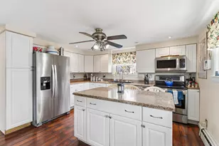 10 Saint Josephs Dr, Nashua, NH 03060 - Photo 9