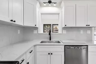 95C Bowers St, Nashua, NH 03060 - Photo 5