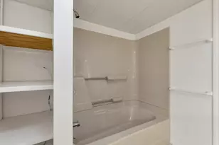 24 Healion St, Manchester, NH 03109 - Photo 41