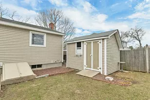 24 Healion St, Manchester, NH 03109 - Photo 7