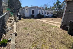 11 Bellevue St, Manchester, NH 03103 - Photo 3