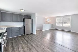 27 Spruce St, Laconia, NH 03246 - Photo 7