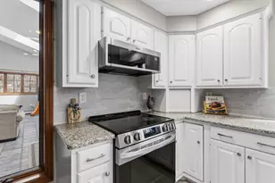 41 Windsor Blvd, Londonderry, NH 03053 - Photo 25