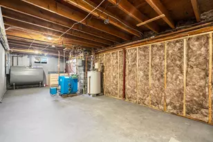 3 Exeter St, Derry, NH 03038 - Photo 29