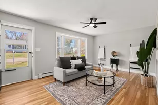 3 Exeter St, Derry, NH 03038 - Photo 9