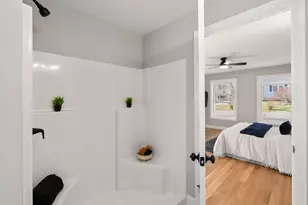 3 Exeter St, Derry, NH 03038 - Photo 17